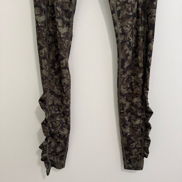 Lululemon Speed Tight III in Mystic Jungle Fatigue Green - Picture 4 of 8